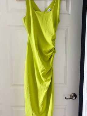 Gibson Latimer Lime Green Ruched Midi Dress